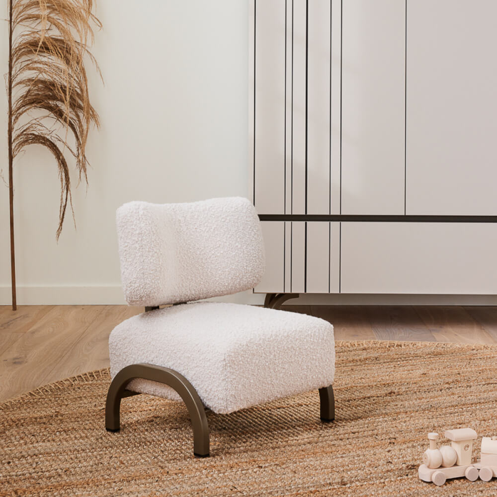 frendly-mini-mae-chair